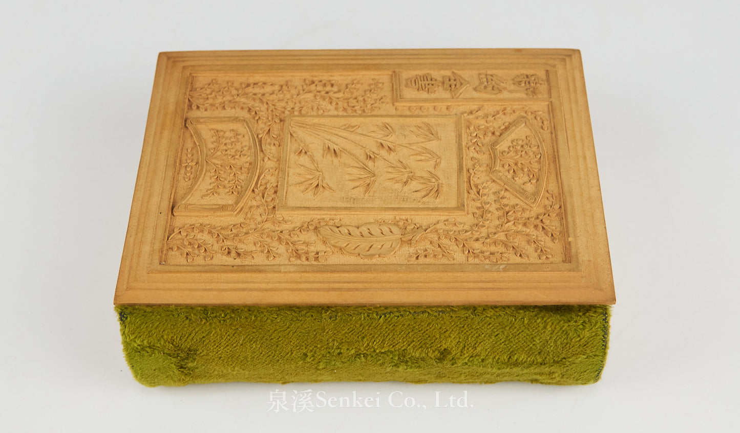 1896 Chinese New Testament in Western Style with Yellow Velvet Spine, Carved Wooden Boards, and Matching Carved Wooden Box | Delegates' Version